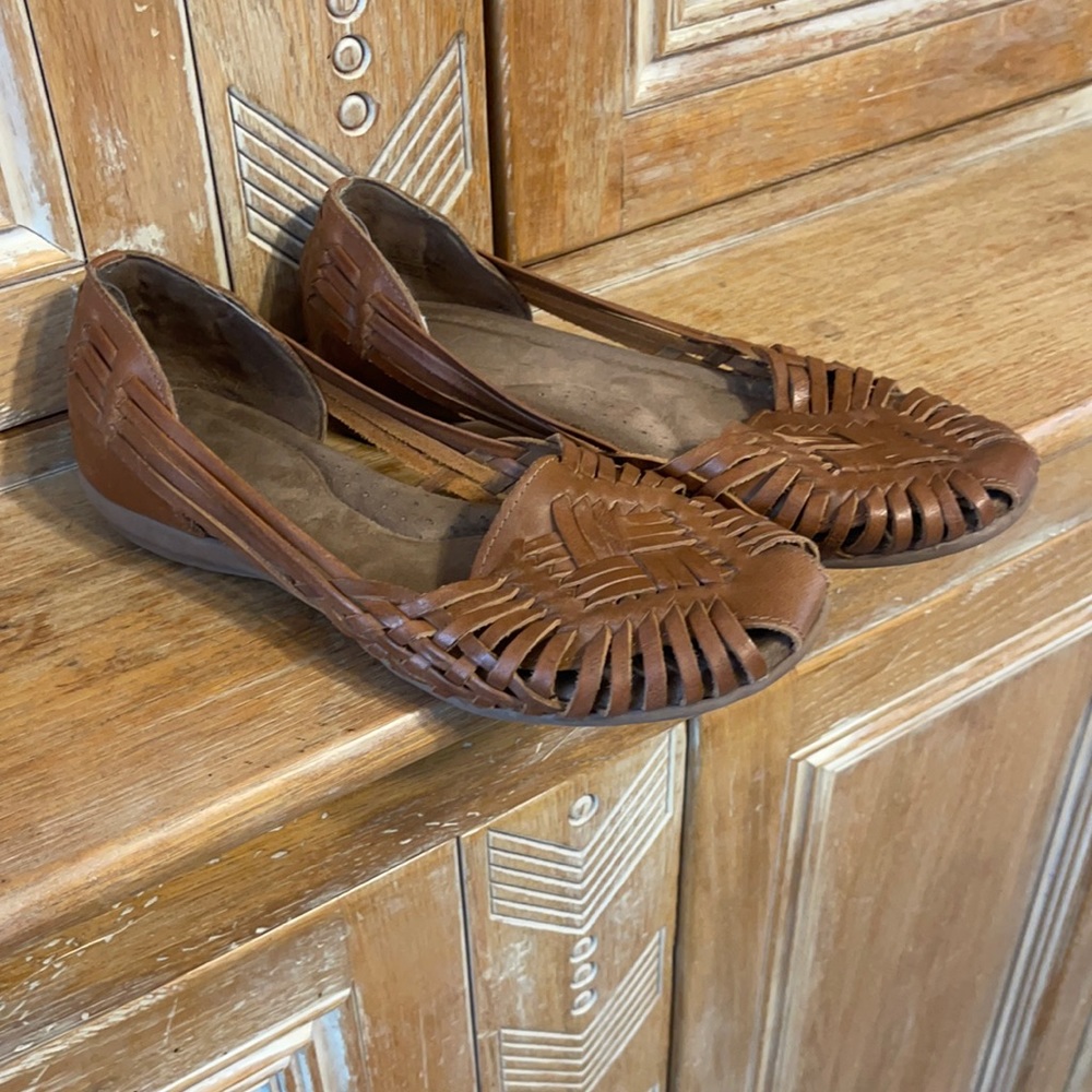 Natural Soul woven flats